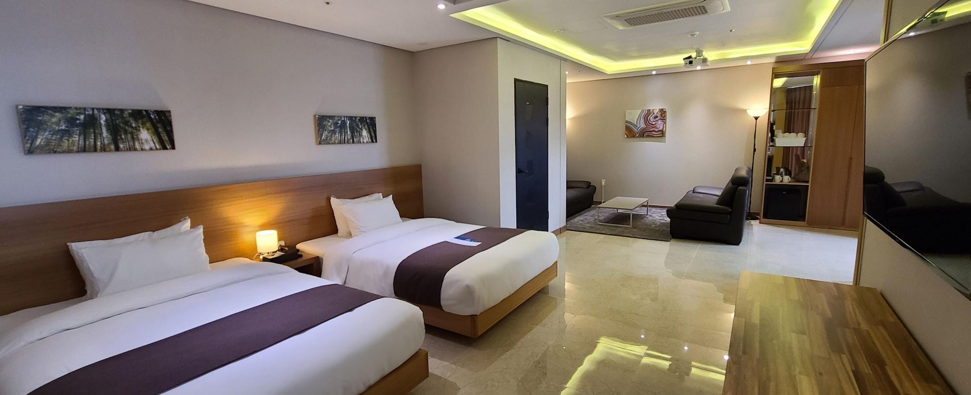 Benikea Hotel Yangsan Exterior foto