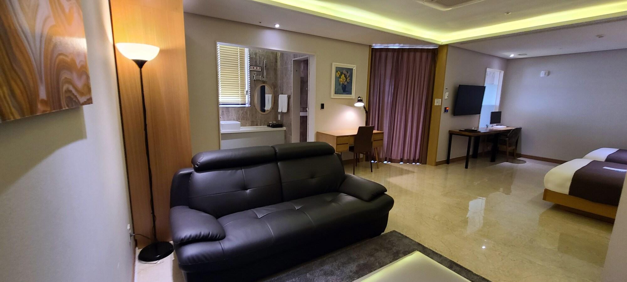 Benikea Hotel Yangsan Exterior foto