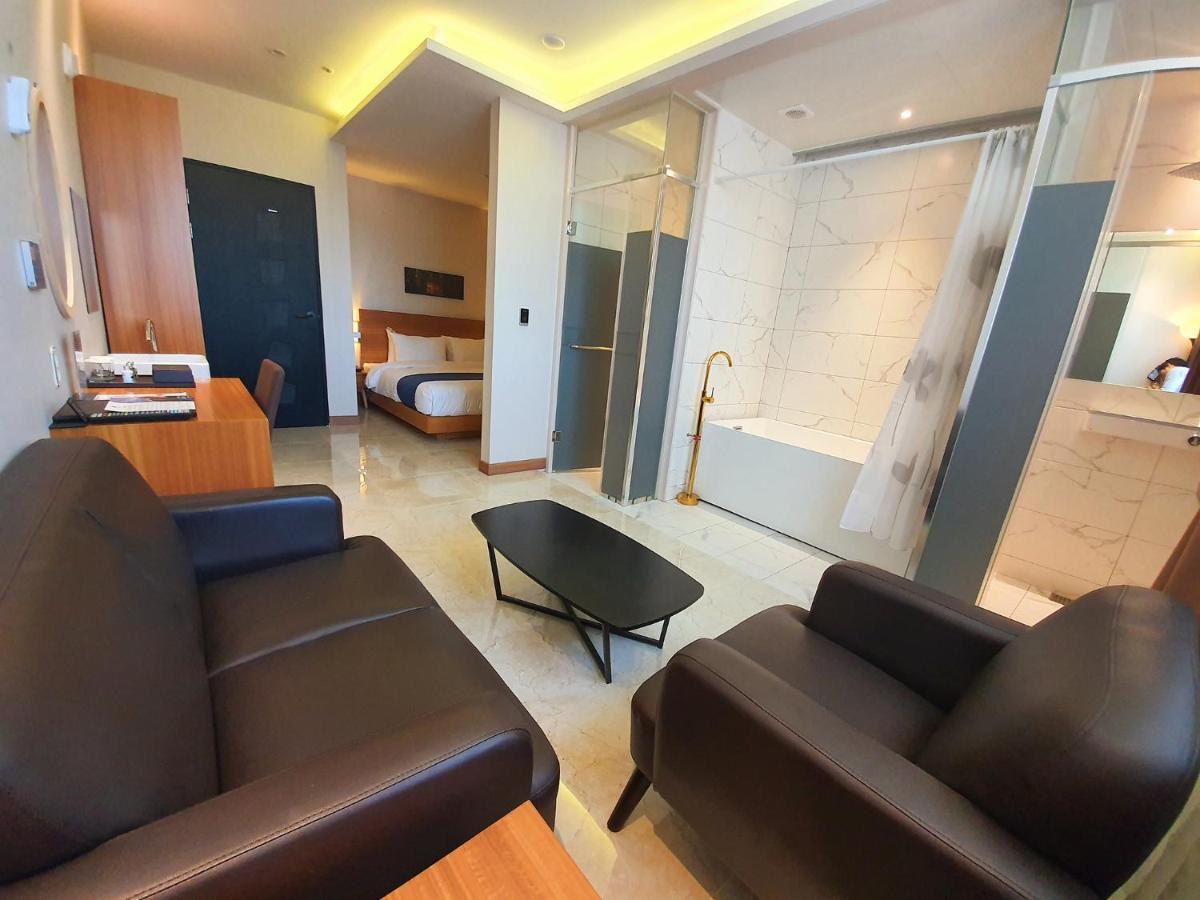 Benikea Hotel Yangsan Exterior foto